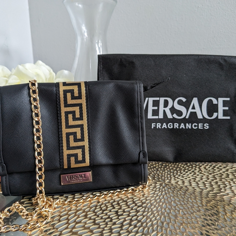 Versace - Picture 4 of 11